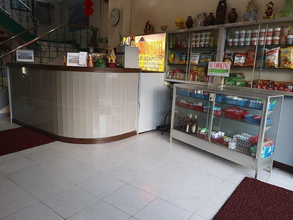 Magayon Hotel Legazpi Extérieur photo