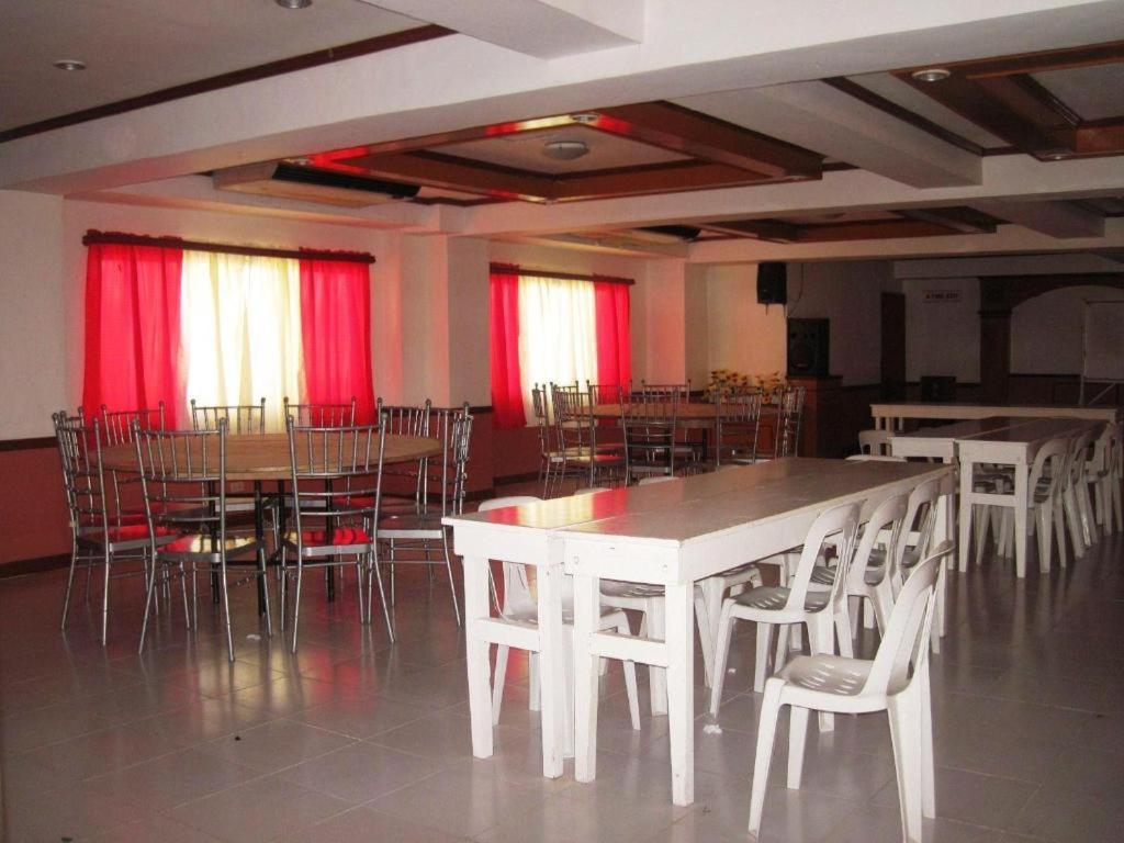 Magayon Hotel Legazpi Extérieur photo